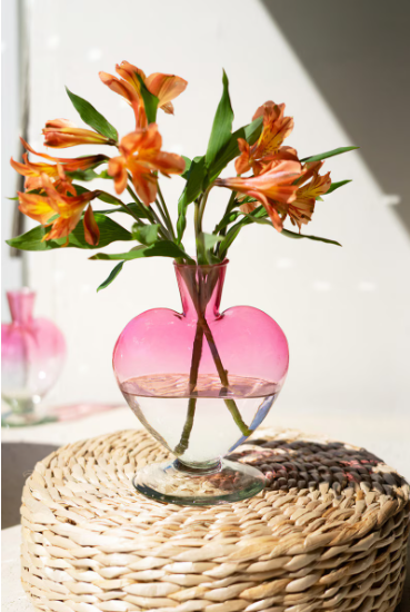 Glass Heart Vase - Bella Boutique