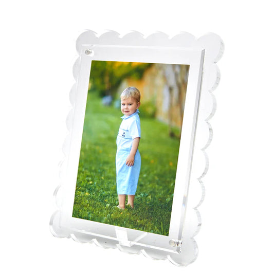 Scalloped Frame - Bella Boutique