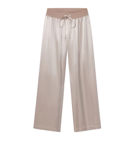 Cloudy Mocha Jolie Capri - Bella Boutique