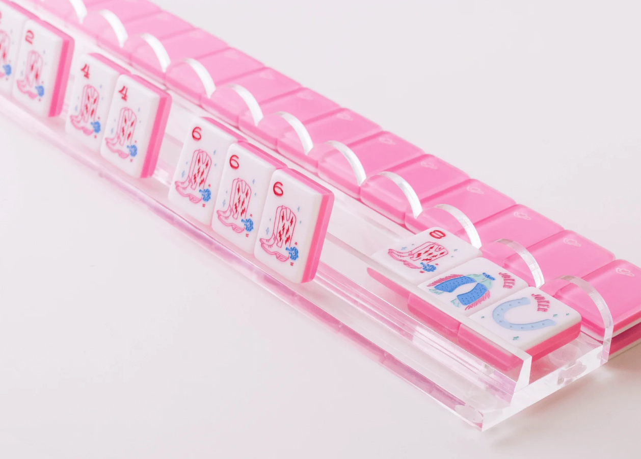 Acrylic Miss Mahjong Racks with Scalloped Pusher