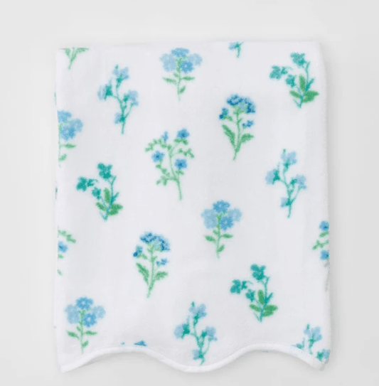 Weezie Floral Scallop Bath Towel - Bella Boutique