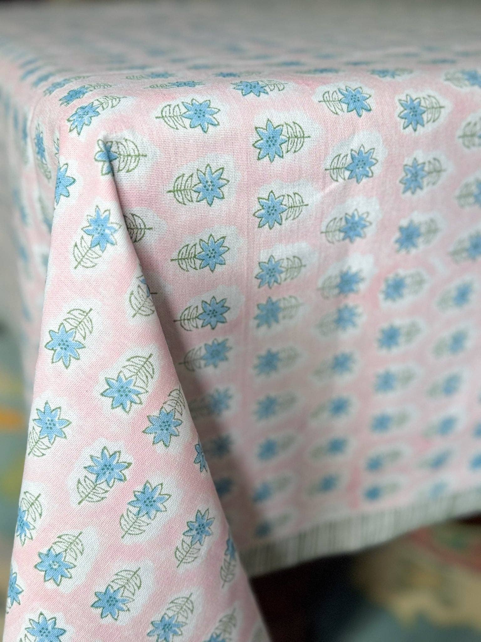 Table Throw - Lily - Rose - Bella Boutique