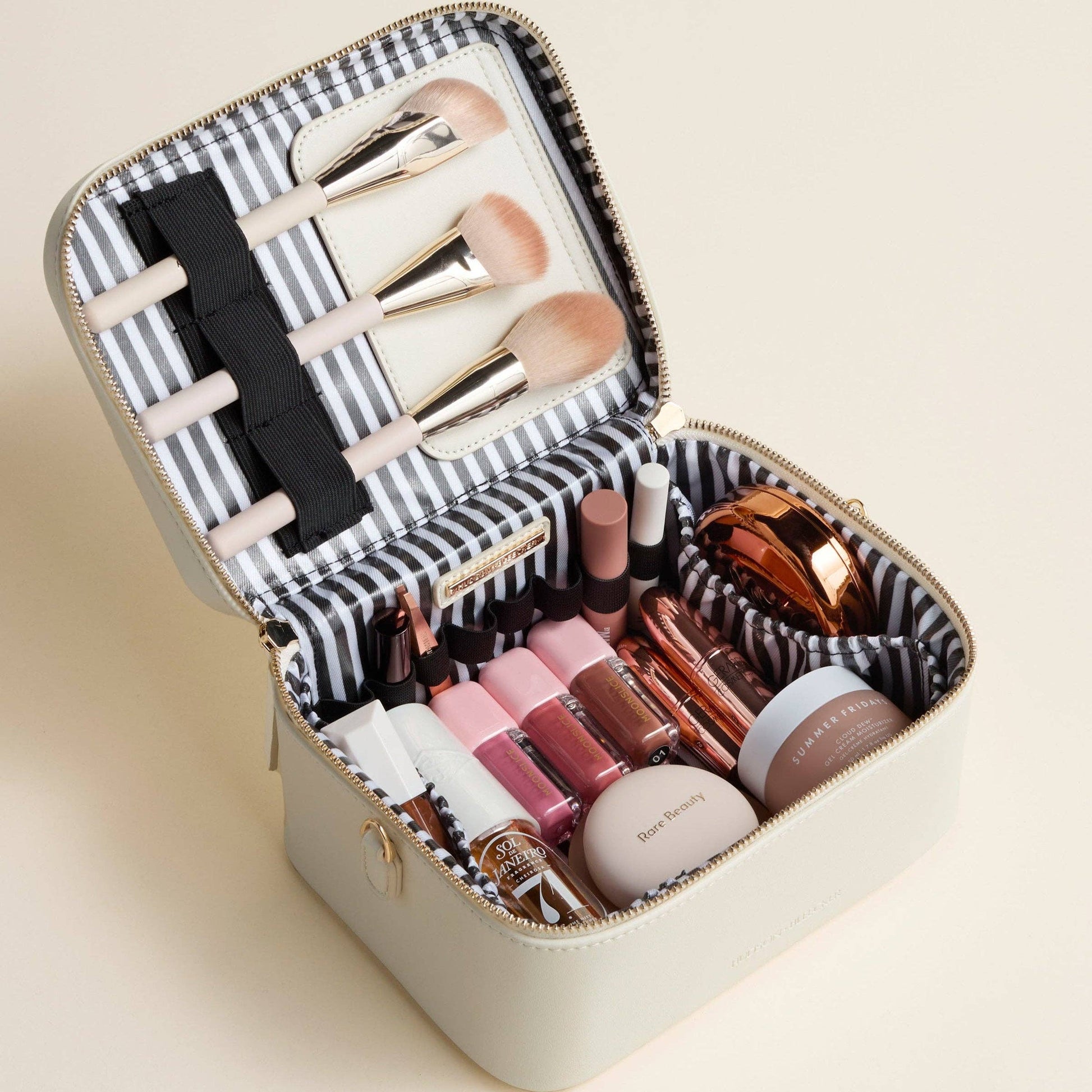 Crimson Jetsetter Train Case - Bella Boutique
