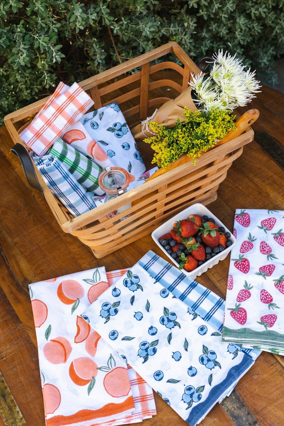 Tea Towel - Strawberry - Bella Boutique