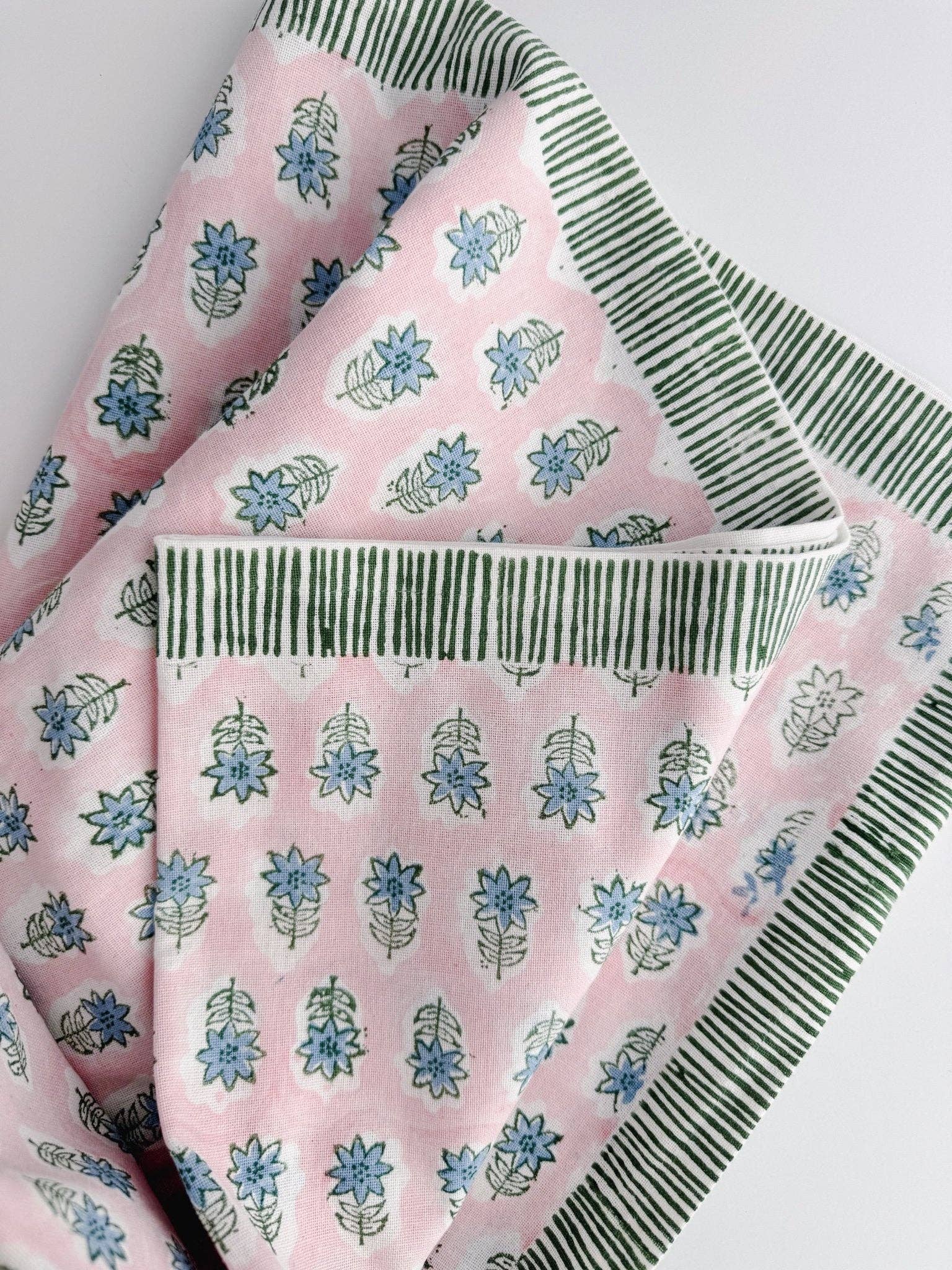 Table Throw - Lily - Rose - Bella Boutique