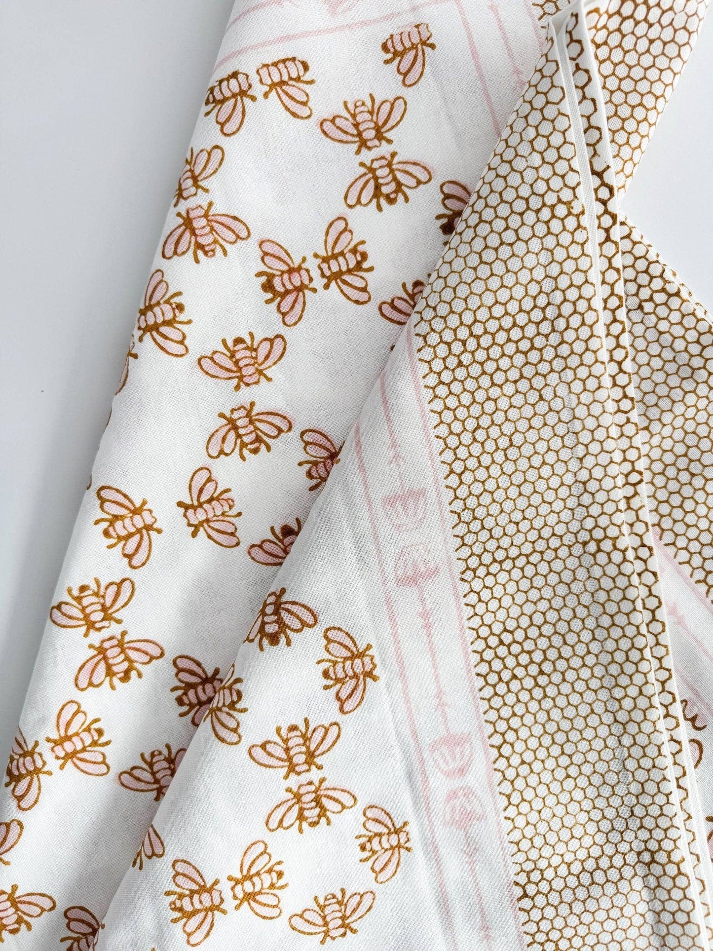 Table Throw - Honeybee - Rose & Mustard - Bella Boutique