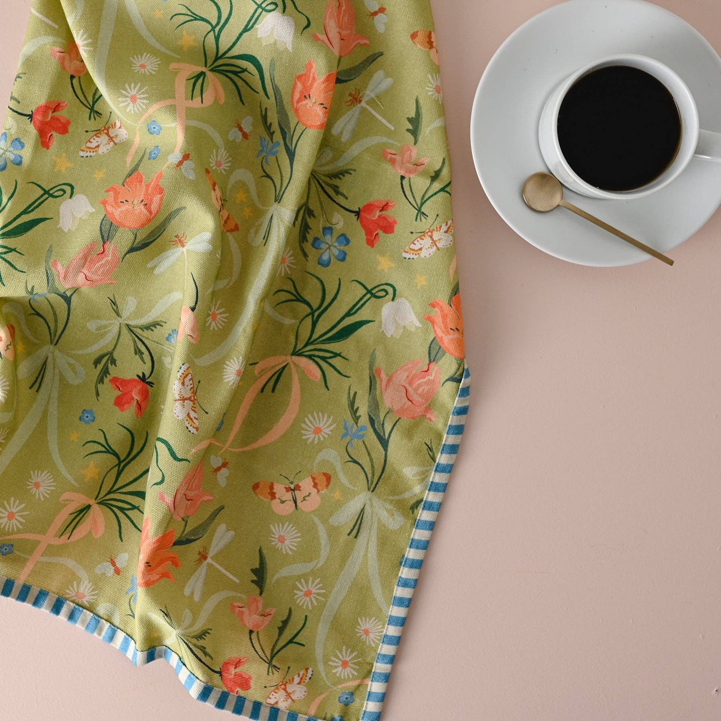 Tulip Festival Towel - Bella Boutique